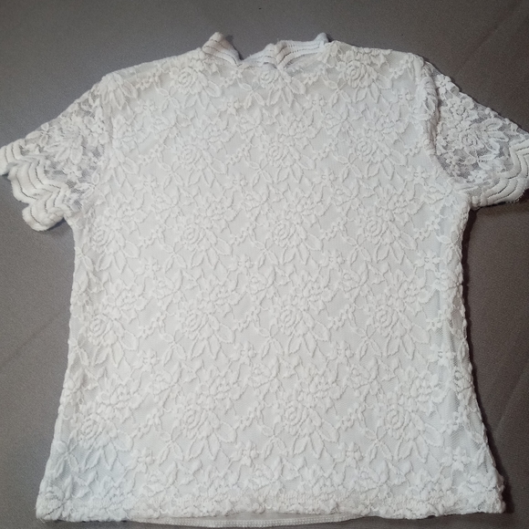 Ardene White Lace High Neck Cap Sleeve Top Size Medium - Picture 3 of 6